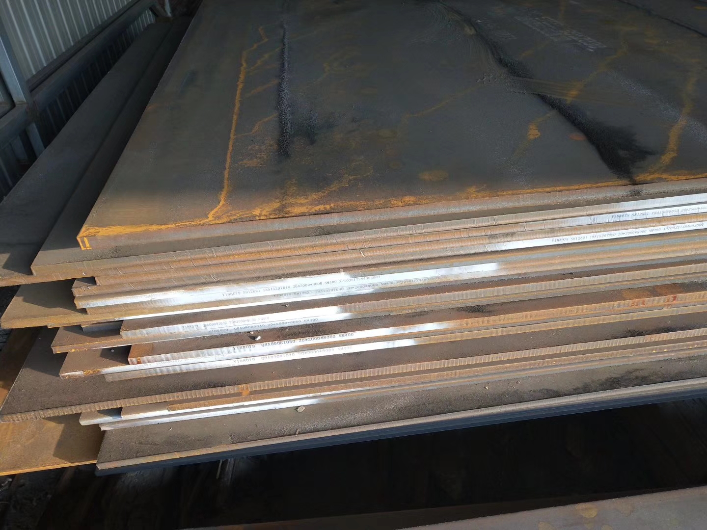 我想購買12*1800*8000/nm360耐磨板，哪里買比較劃算?